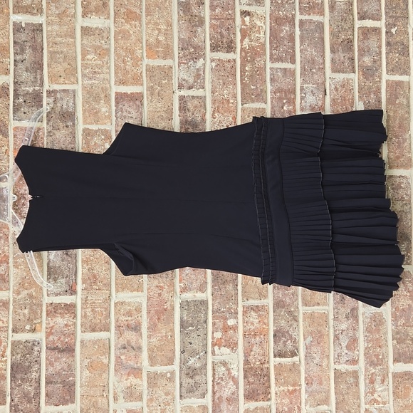 Alexander McQueen Fully Lined Black Two-Tiered Cut-Out Dress Size 40 - Picture 4 of 5